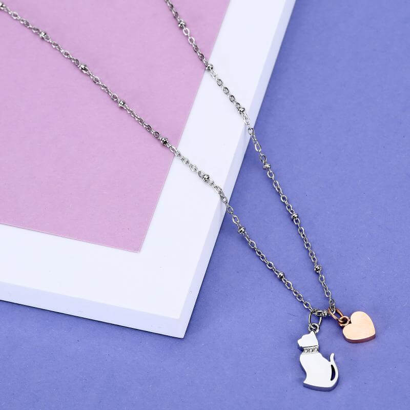 Колие Morellato Mascotte. Дамско колие изработено от стомана с инкрустирани Циркони и елемент с розово златно PVD покритие. Дължина на синджира 38 см + 4 см.