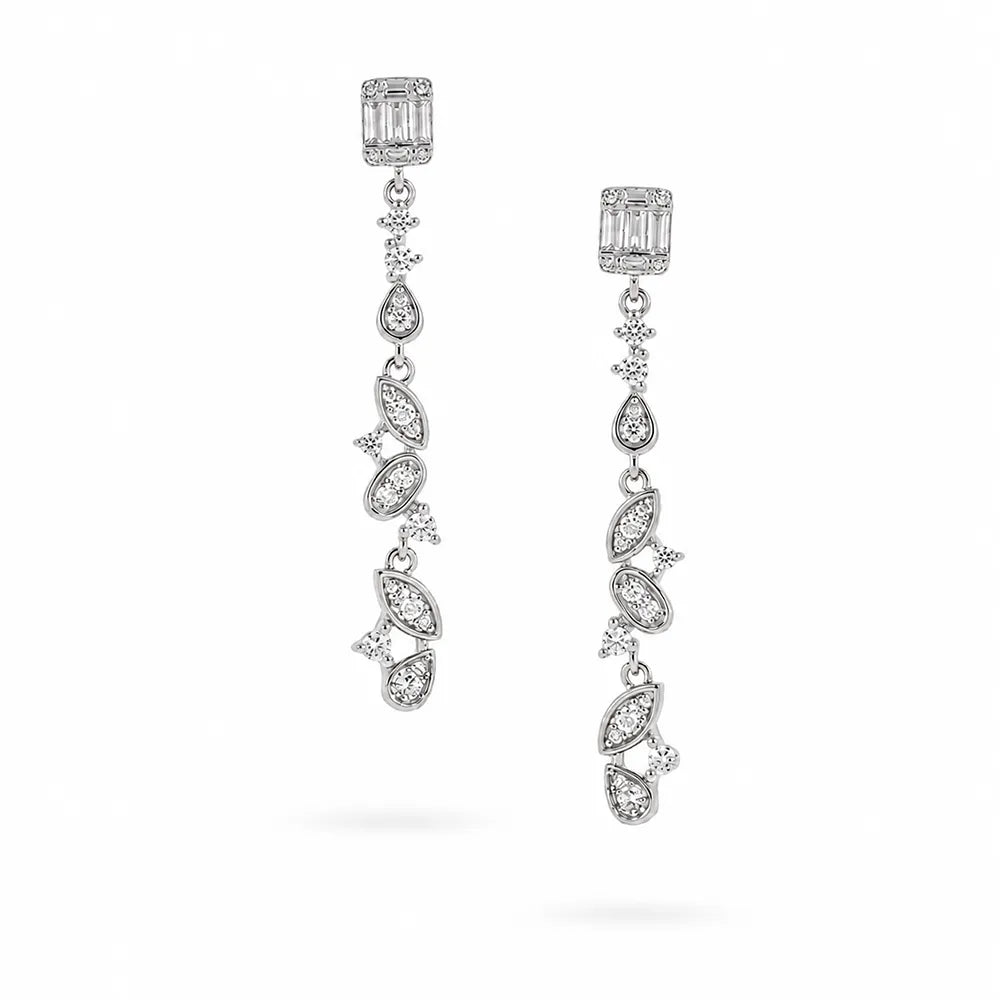 Дълги сребърни висящи обеци от сребро 925 с циркони Senso Silver на бял фон
