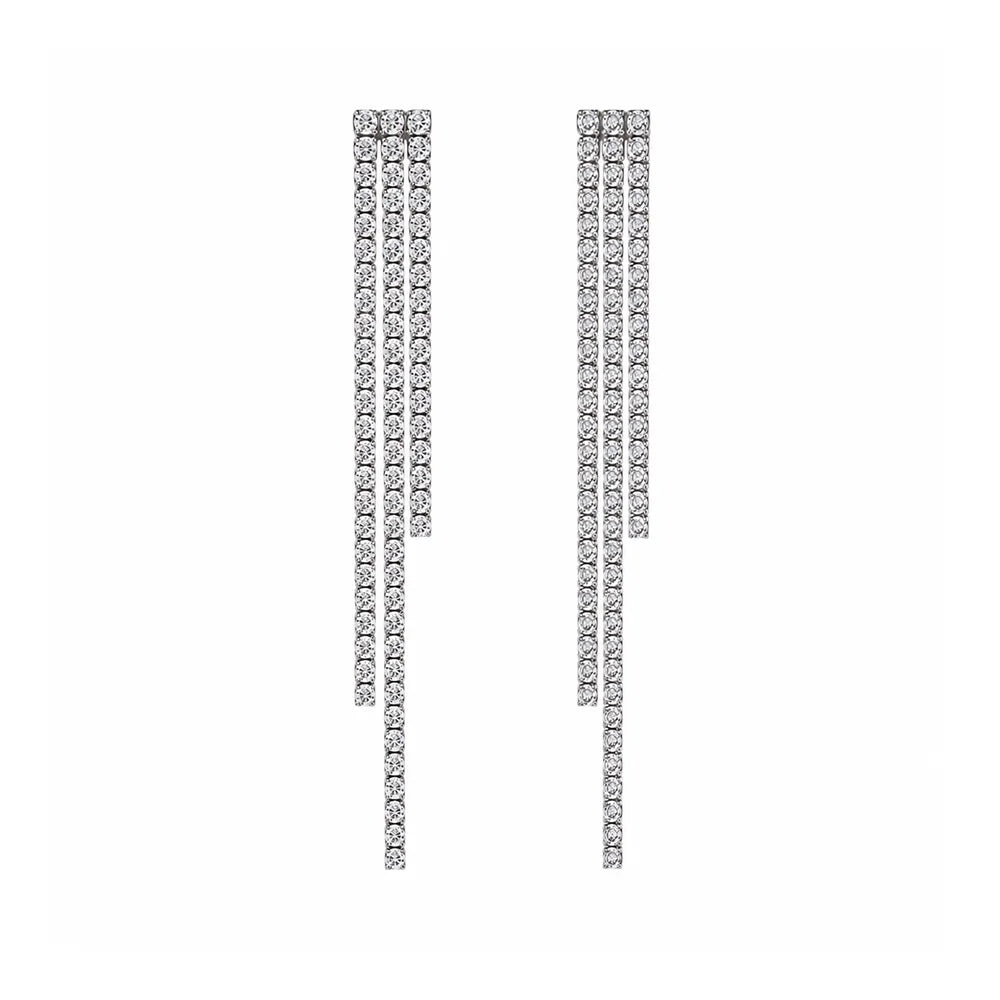 Дълги сребърни висящи обеци от сребро 925 с циркони Senso Silver на бял фон
