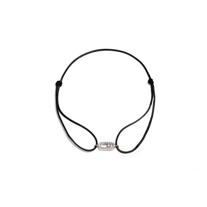 Гривна с черен конец и сребърен елемент с цикрони.