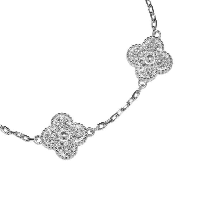 Елегантна сребърна дамска гривна с пет детелини. Размер 19 см. Senso Silver