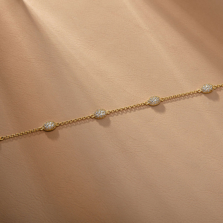 Нежна гривна Morellato Pave SAZB08 със златно покритие и циркони.