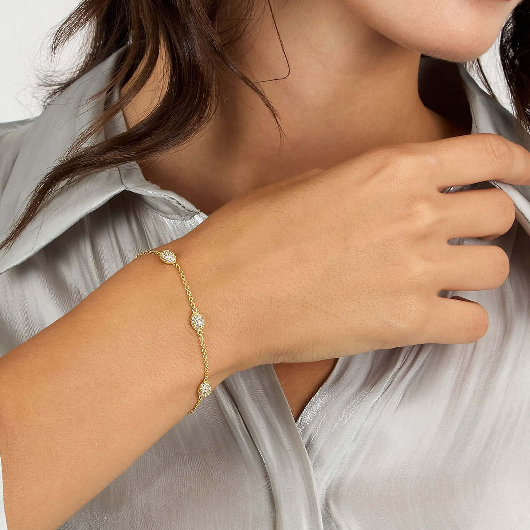 Нежна гривна Morellato Pave SAZB08 със златно покритие и инкрустирани циркони.