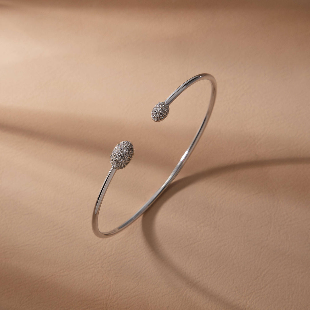 Дамска твърда гривна Morellato Pave SAZB09 с инкрустирани циркони.