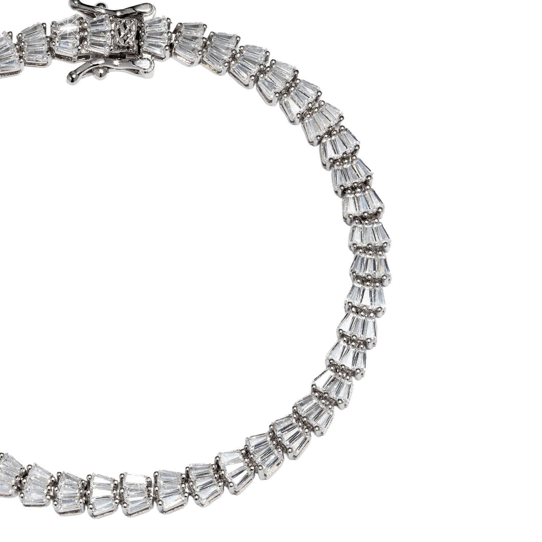 Дамска сребърна тенис гривна с фино инкрустирани циркони. Размер 18 см. Senso Silver