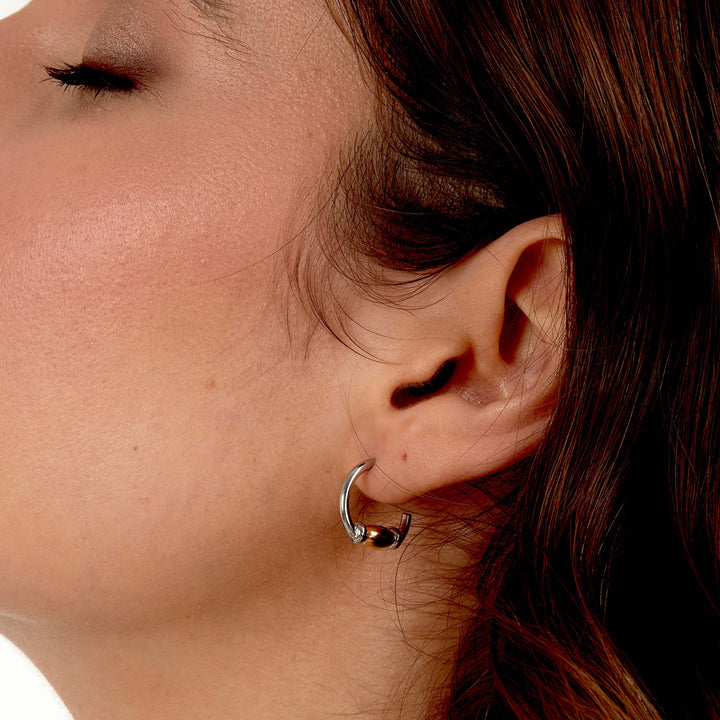 Стилни дамски обеци халки от стомана, декорирани със златисти цилиндрични елементи. Morellato SAXQ13