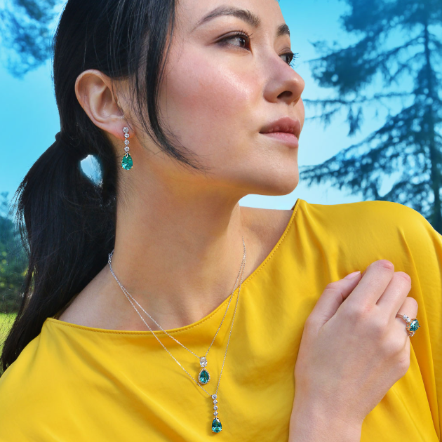 Дамски сребърен пръстен от Salvatore plata с капковиден циркон в тюркоазен цвят. 136S0441