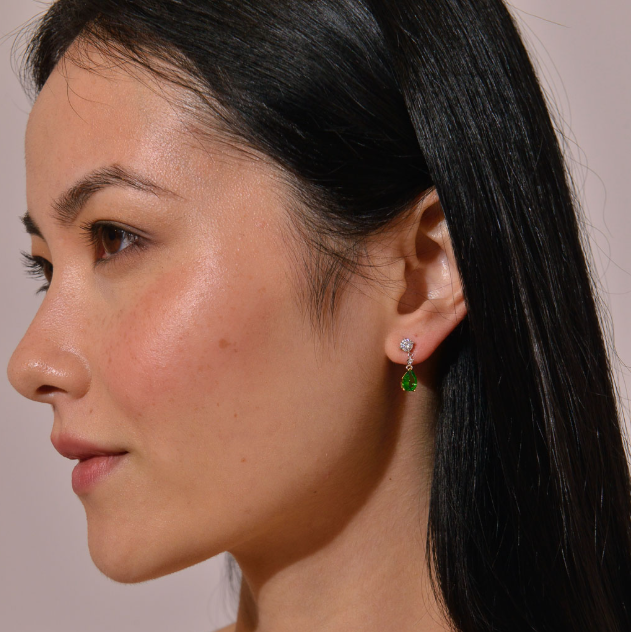 Висящи сребърни обеци с бели и зелени цирконии. Salvatore plata Vibrant