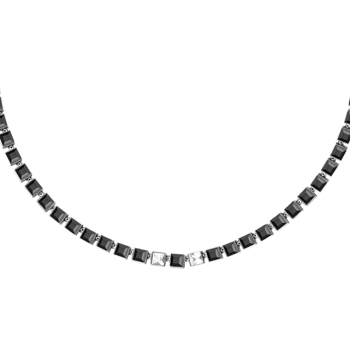 Дамско колие Karl Lagerfeld Crystals със сребриста стоманена верижка и черни квадратни кристали – модел KLAYC05, детайлен изглед