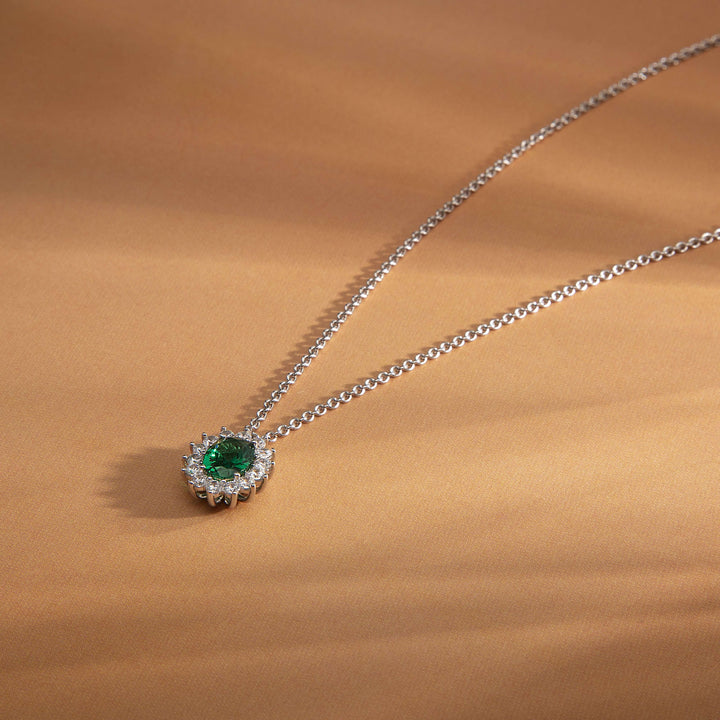 Дамско колие изработено от сребро със зелен централен кристал. Morellato SAIW280