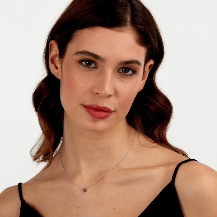 Колие Morellato Tesori. Дамско колие изработено от сребро 925 с родиево покритие и инкрустиран Циркон. Дължина на синджира 40 см + 5 см.