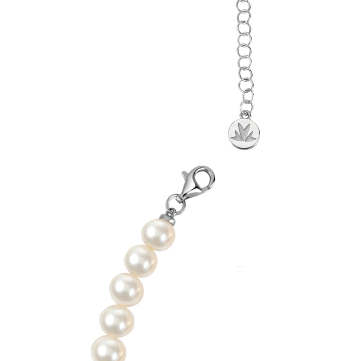 Стилно дамско сребърно колие с перли. Дължина 40 см + 5 см. SANH01