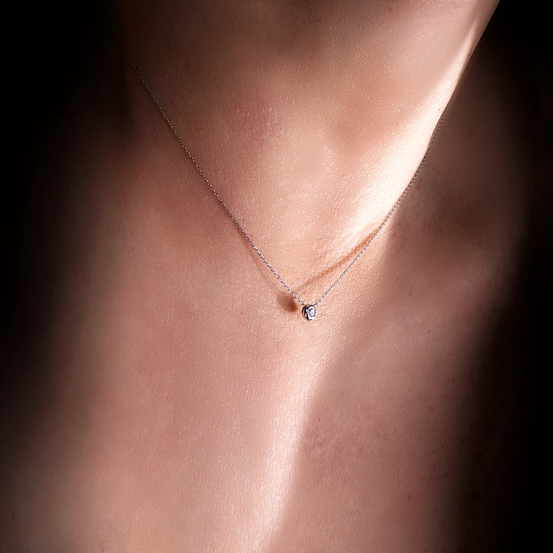 Дамско колие от бяло злато с диамант 0.05ct