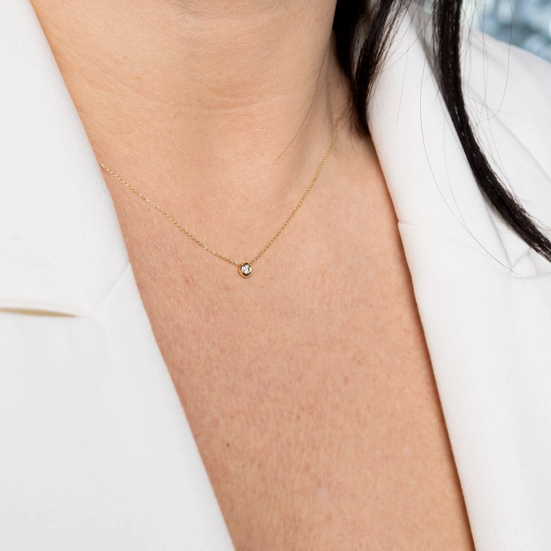 Дамско колие жълто злато с диамант 0.05ct