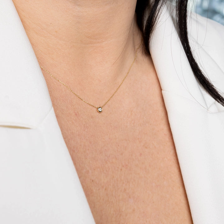 Дамско колие жълто злато с диамант 0.05ct