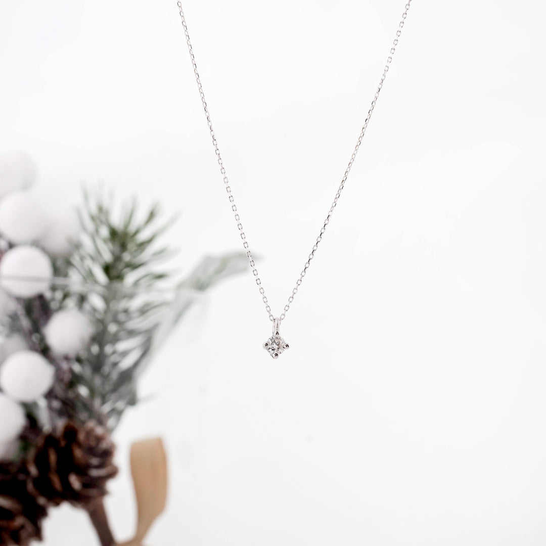 Бяло злато диамантено от колие от Senso Diamonds.