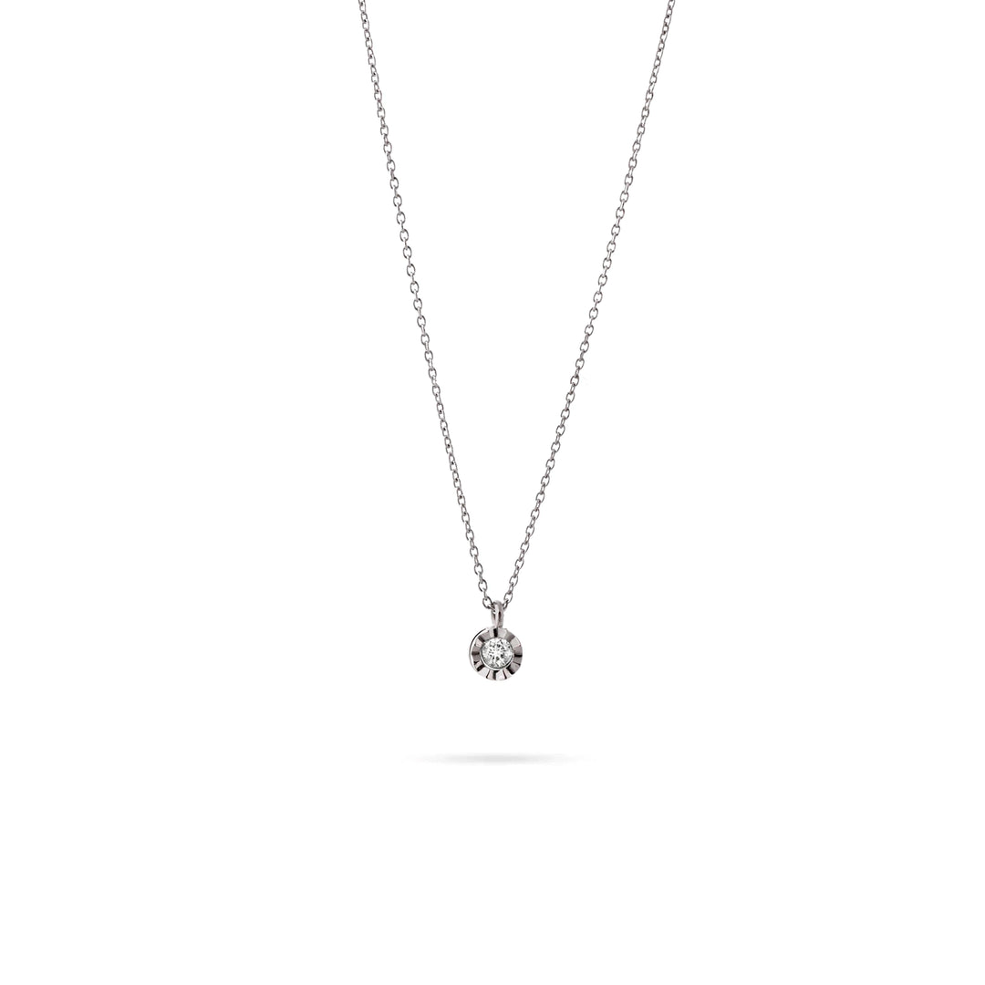 Златно колие от бяло злато 18К с инкрустиран диамант 0.05ct