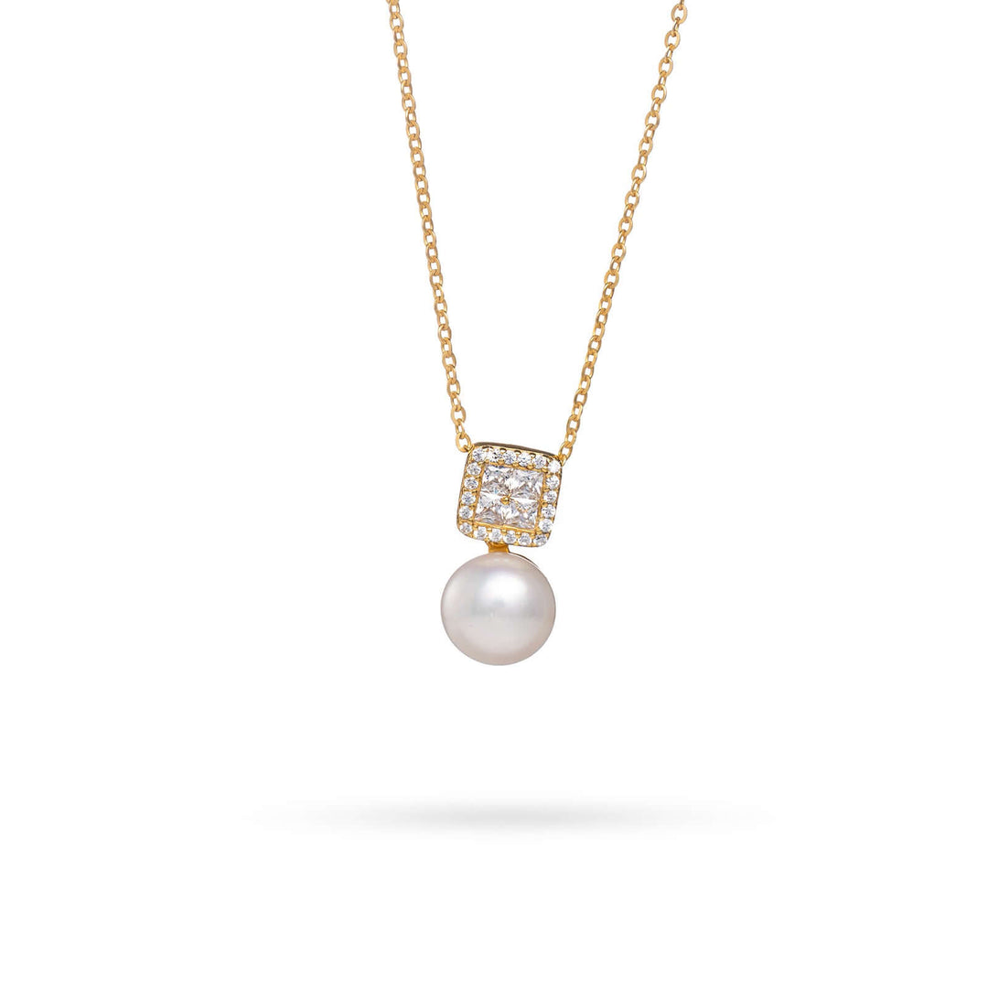 Дамско сребърно колие с перла и инкрустирани циркони.