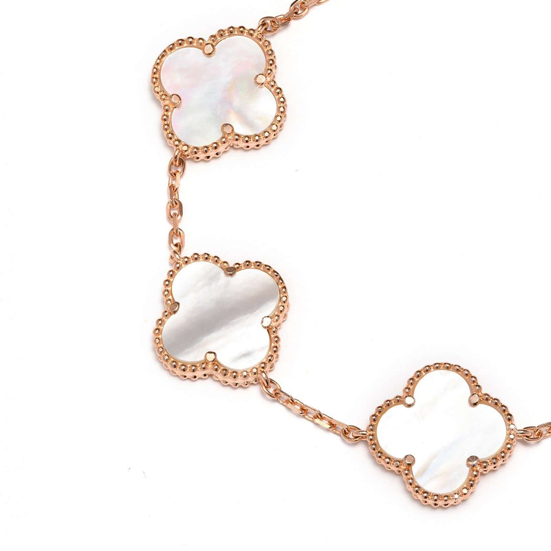 Сребърна гривна с розово златно покритие и детелини от Седеф.