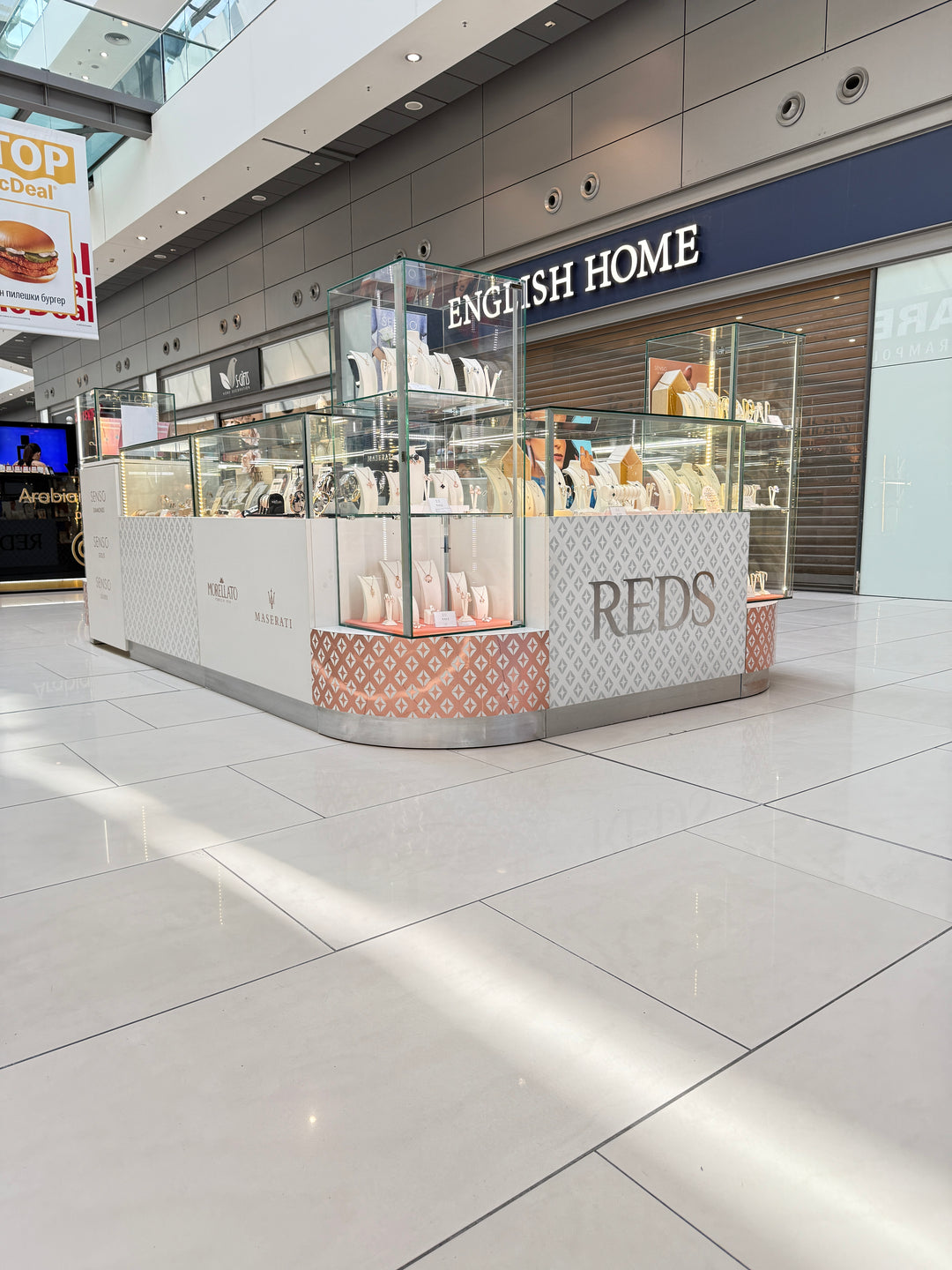 Магазин за бижута и часовници REDS в София Ring Mall