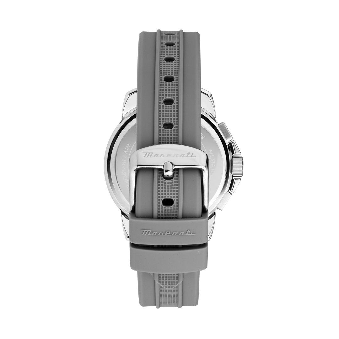 Мъжки часовник от Maserati със сива силикова каишка.