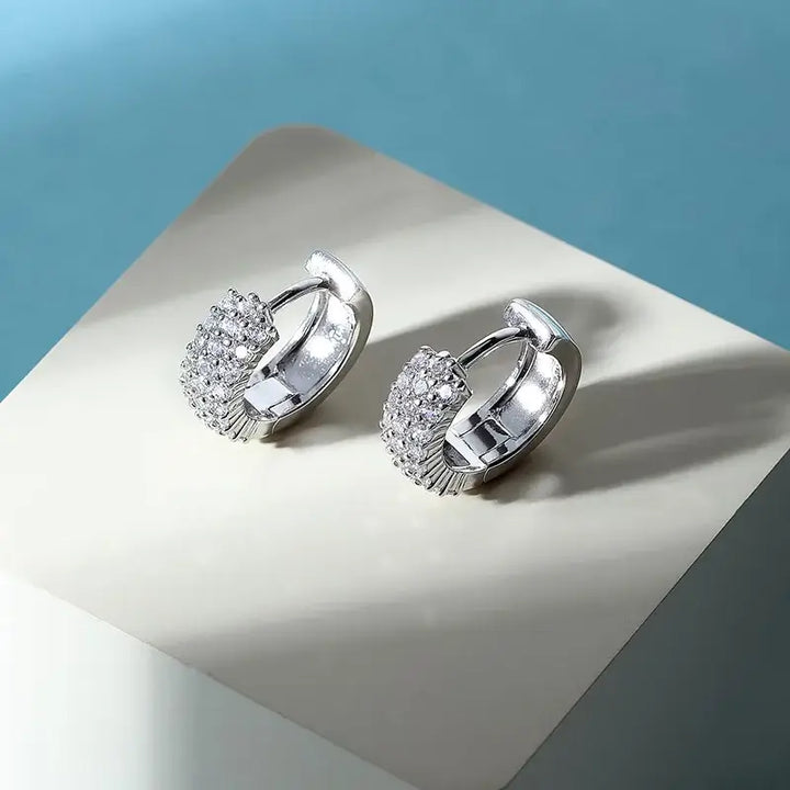 Компактни халки Ø12 мм от сребро 925, минималистичен кадър.