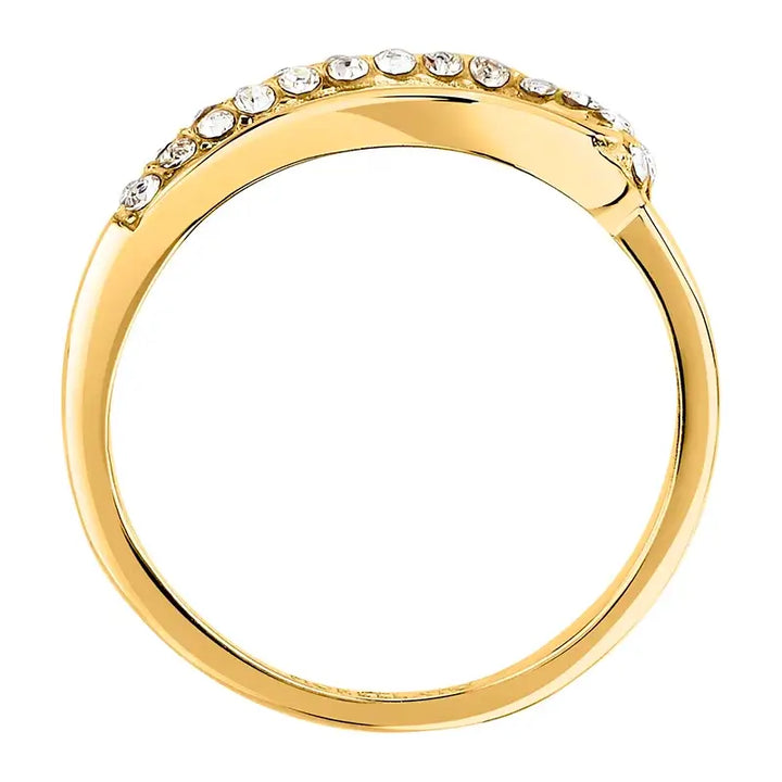 Страничен профил на позлатения пръстен – плавен силует и гладки ръбове.