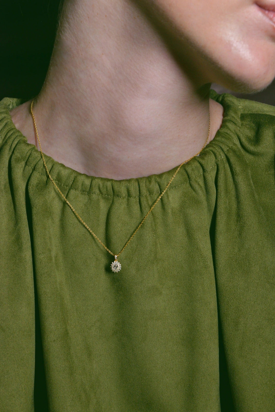 Gold-plated silver white CZ halo necklace Salvatore Plata — worn on a model
