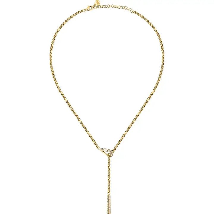 Близък план на централния елемент на Y-колие с бели кристали върху позлатена верига.
