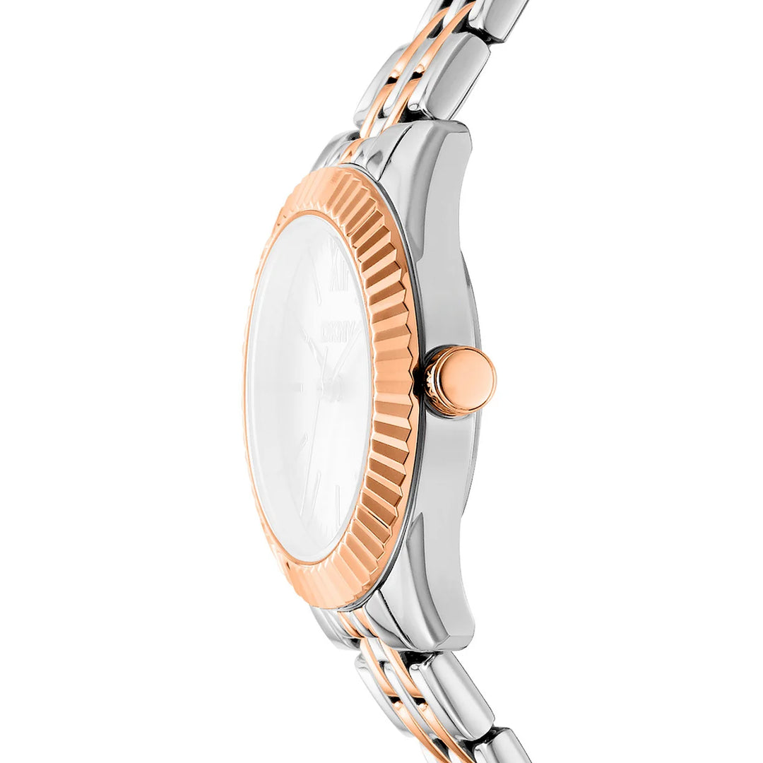 Профил на дамски часовник DKNY Everyday – тънък корпус 30 мм с рифелован безел и розовозлатисти акценти, модел DK1L017M1105