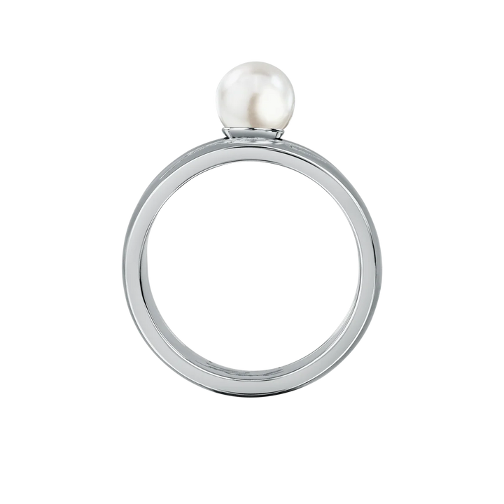 Профилен изглед на дамски пръстен Karl Lagerfeld Pearl със сребриста халка и бяла перла – KLAYR11012