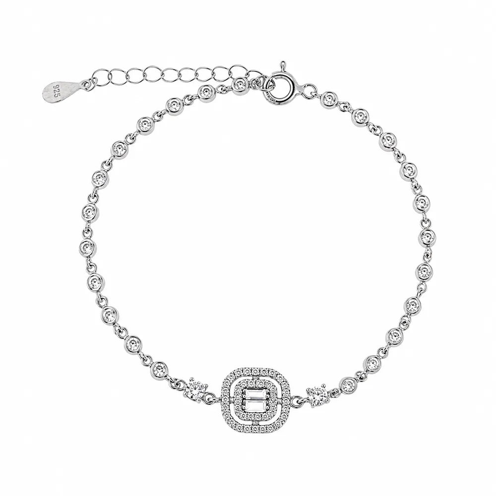 Сребърна гривна медальон от сребро 925 с циркони Senso Silver на бял фон

