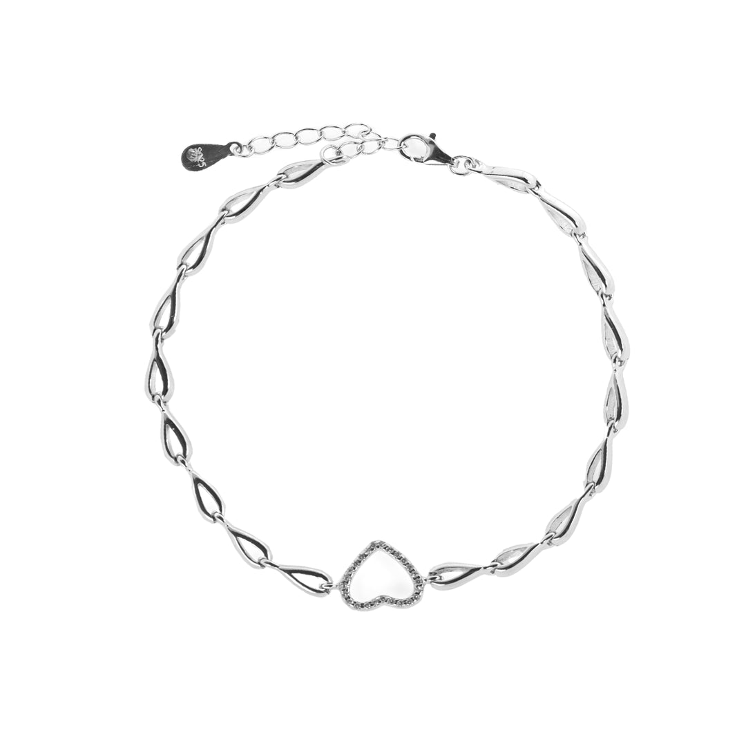 Нежна сребърна дамска гривна изработена от сребро със сърце