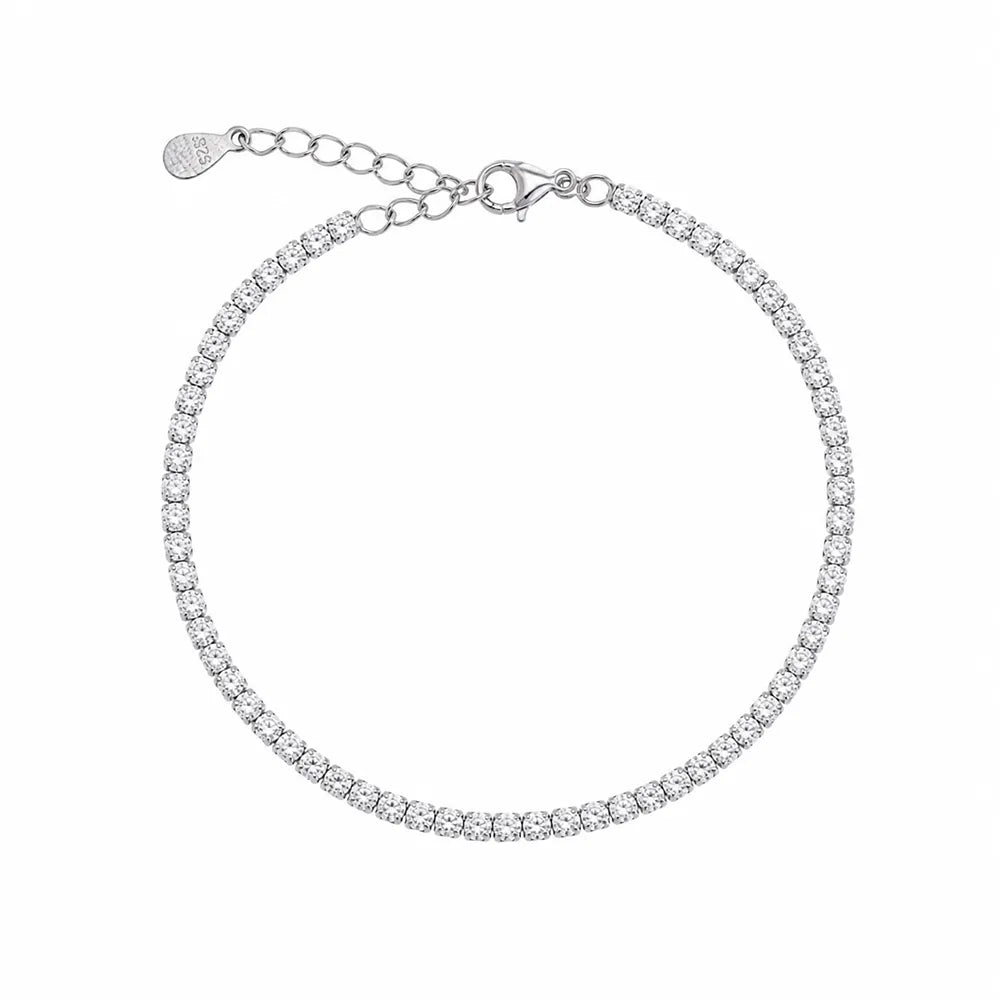 Сребърна тенис гривна от сребро 925 с циркони Senso Silver на бял фон

