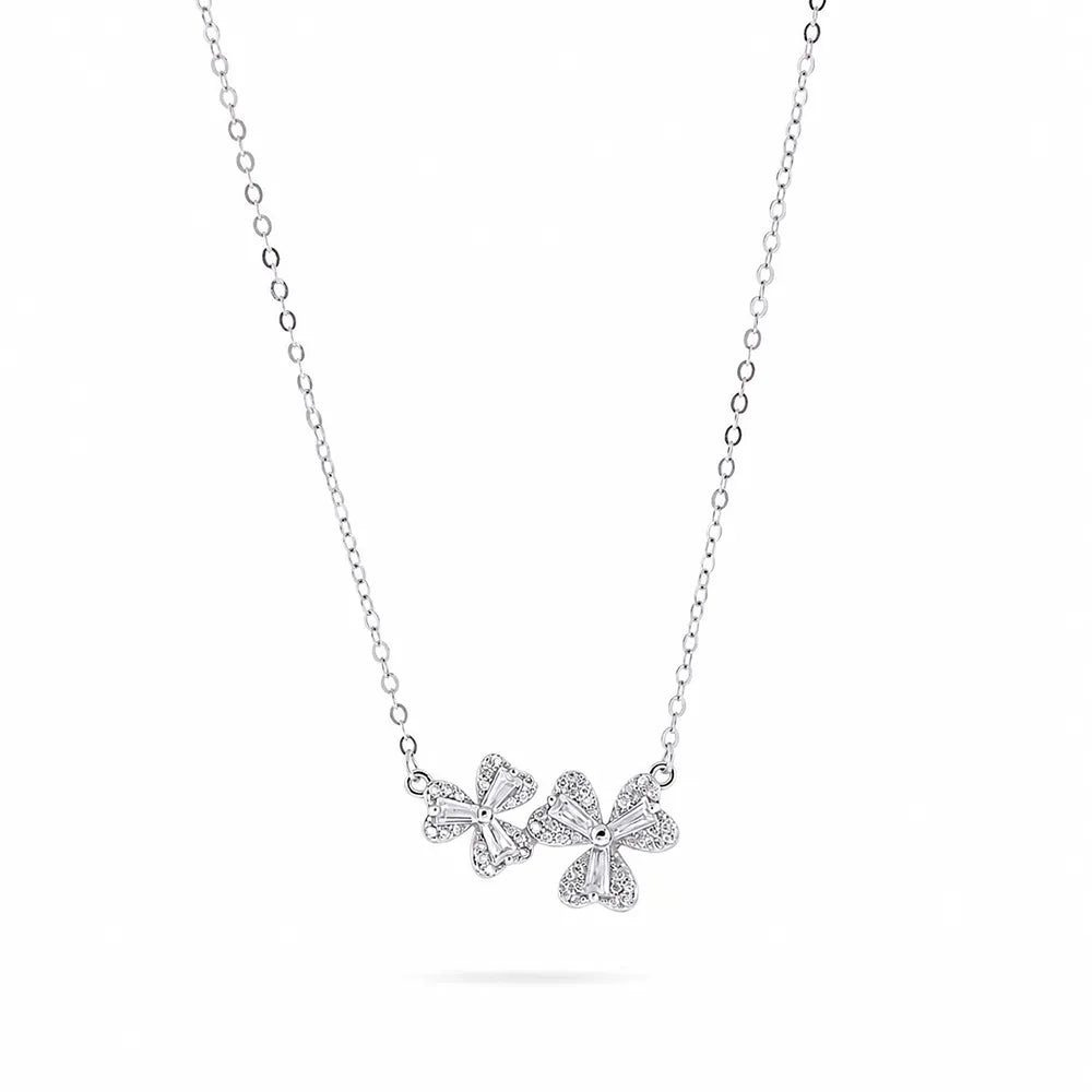 Сребърно колие от сребро 925 с пеперуда и циркони Senso Silver на бял фон
