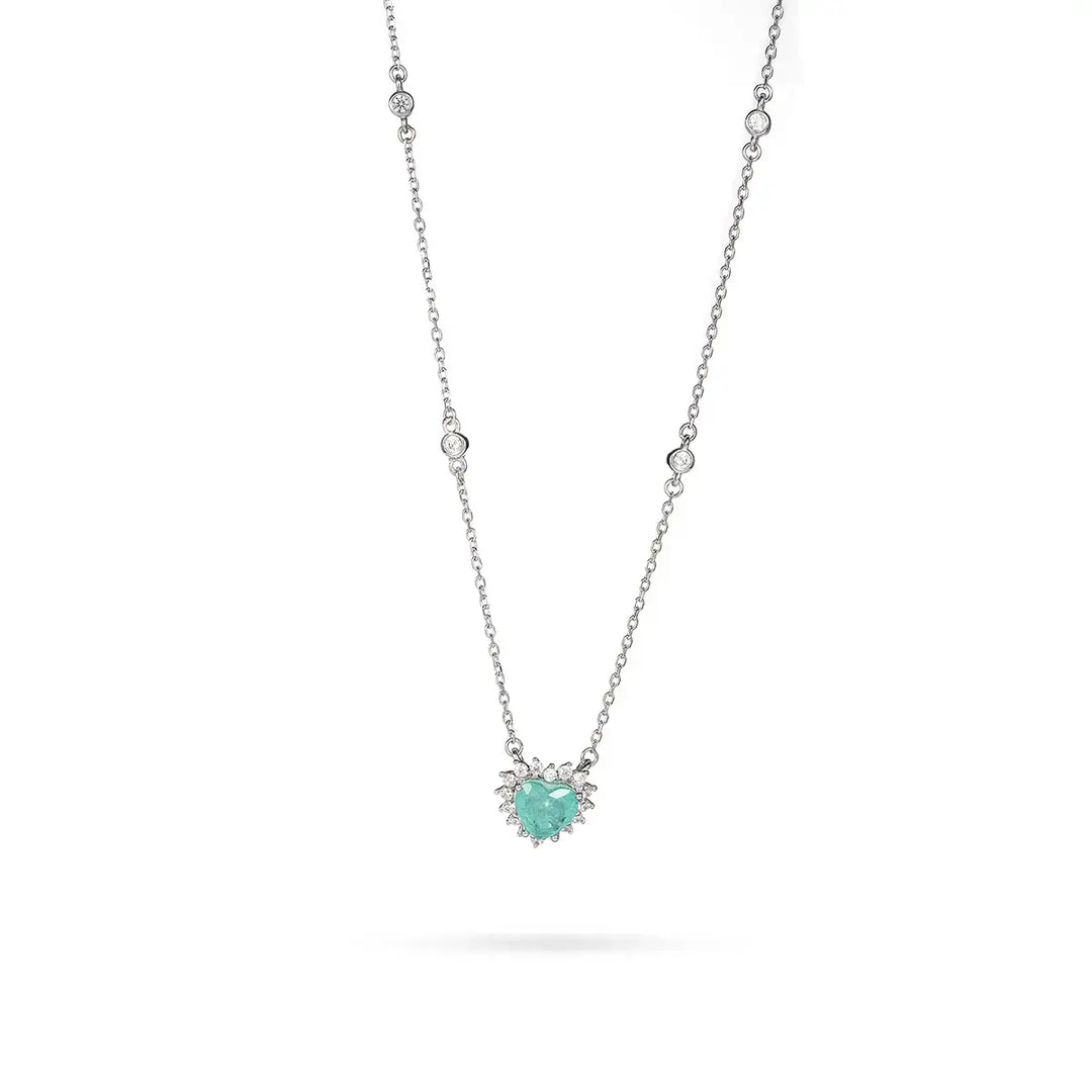 Колие от сребро с родиево покритие, сърцевиден зелен камък и обков с циркони