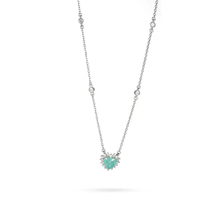 Колие от сребро с родиево покритие, сърцевиден зелен камък и обков с циркони