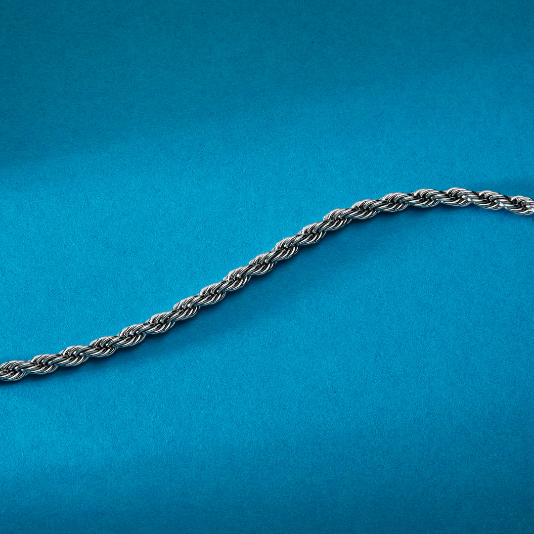 Детайл на плетената структура стоманена гривна Morellato Intrecci