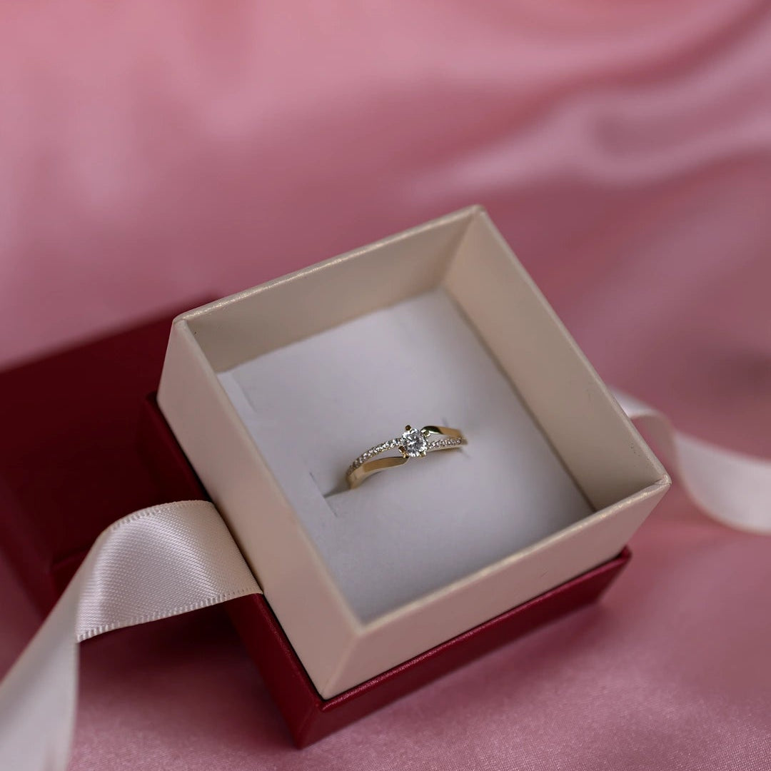 Дамски златен пръстен от злато 14к и инкрустирани Циркони. Senso Gold