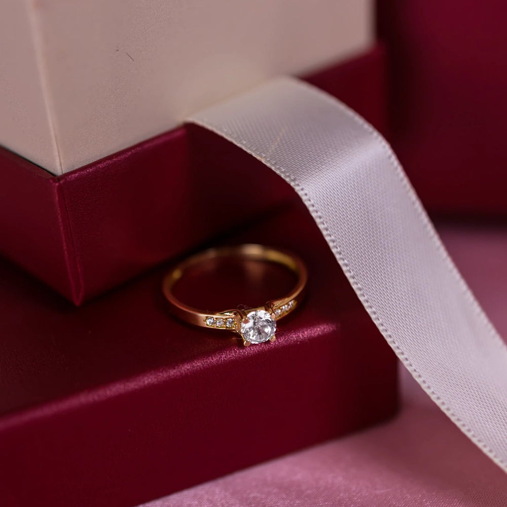 Дамски златен пръстен от жълто злато и циркони. DR763 Senso Gold