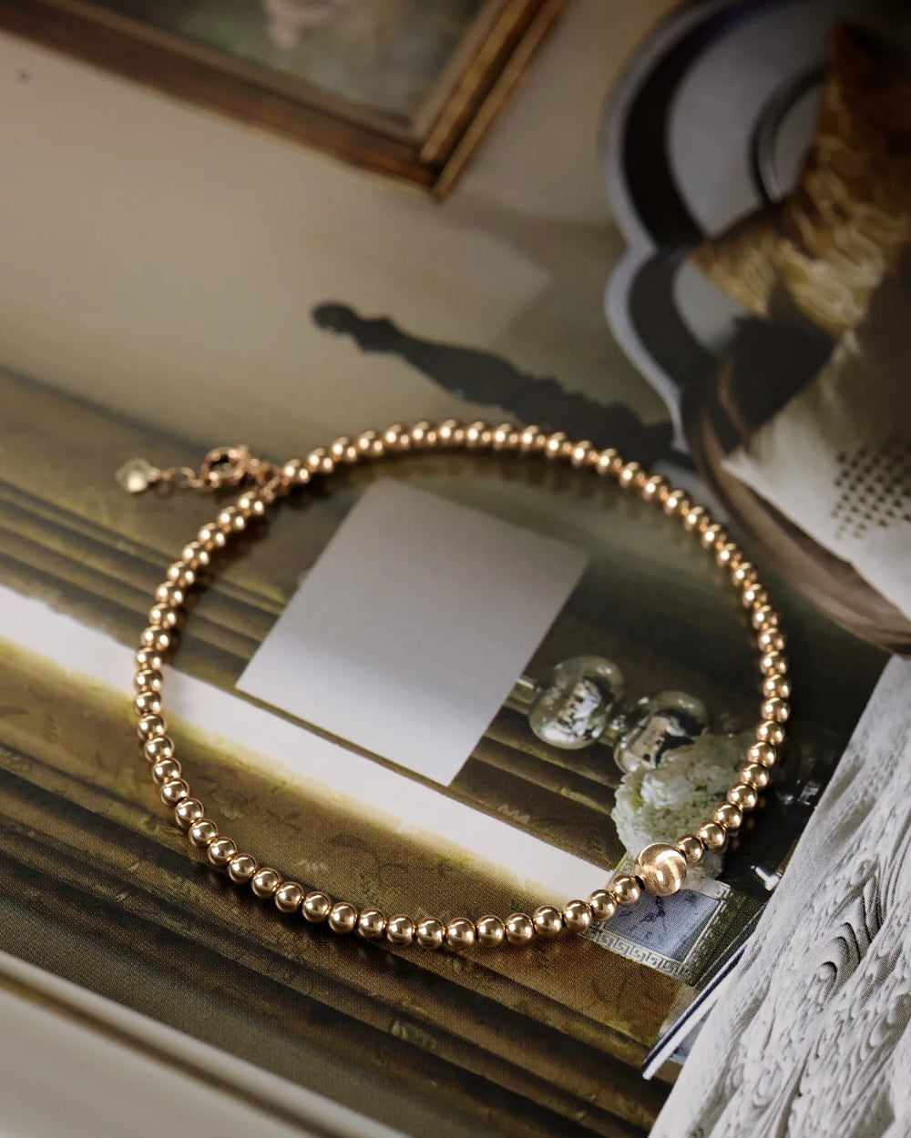 Златна гривна с топчета 14К Senso Gold, в декоративна композиция