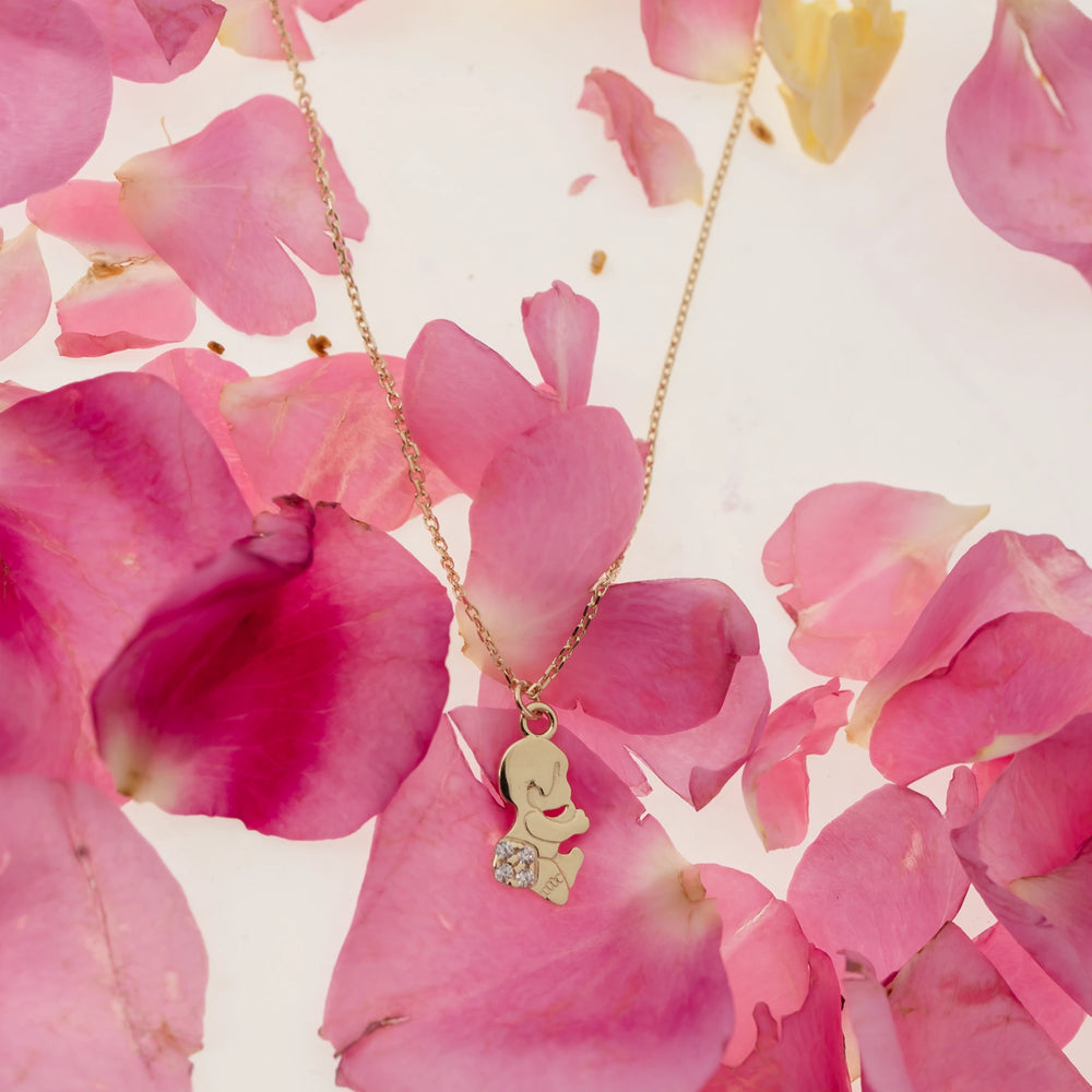 Дамско златно колие с висулка бебе. DN3110 Senso Gold