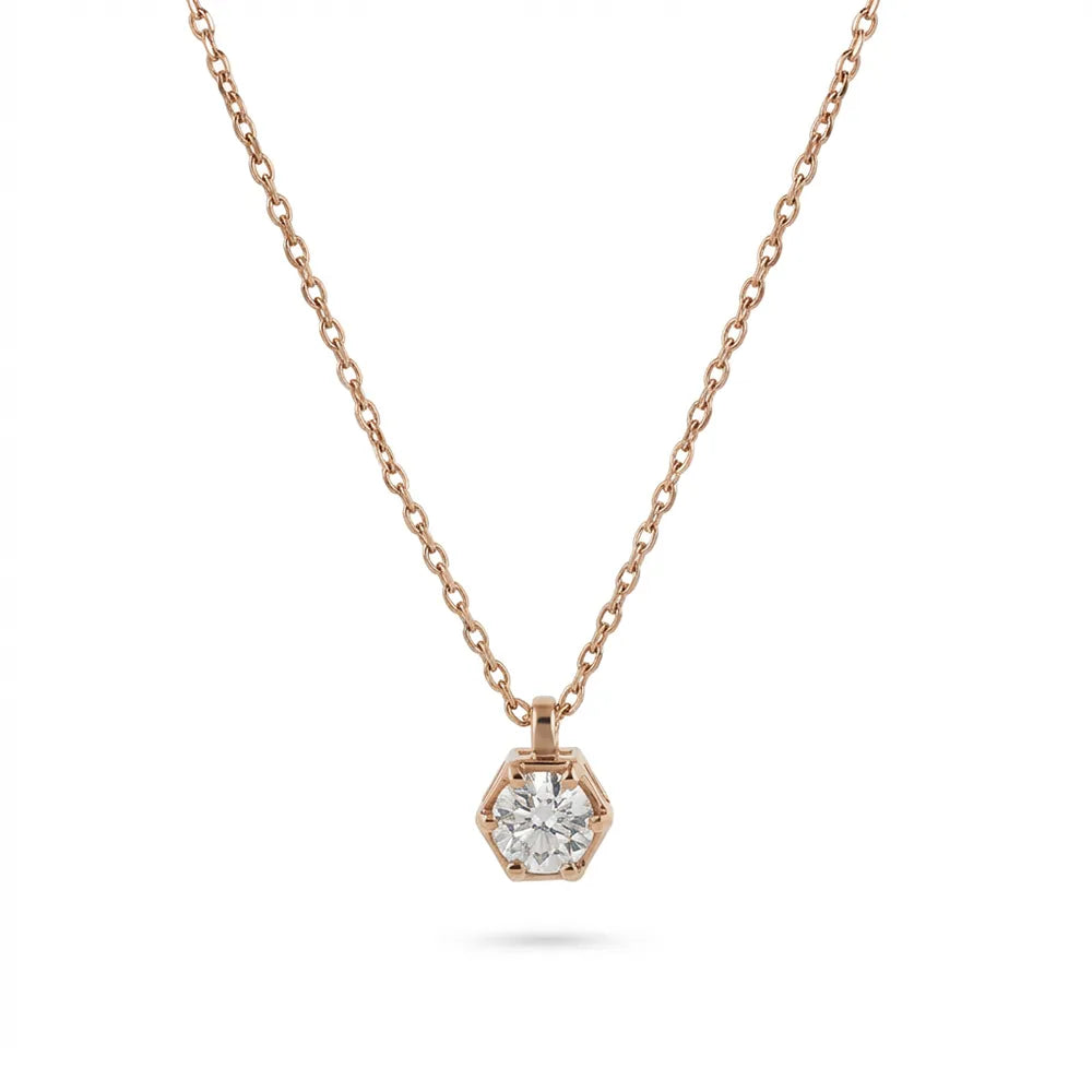Златно колие с диамант от 18К розово злато и шестоъгълна висулка – фин и луксозен акцент за елегантна визия